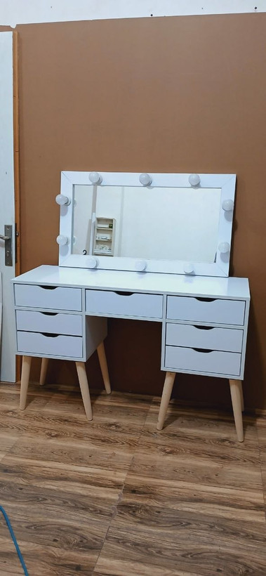 میز میکاپ